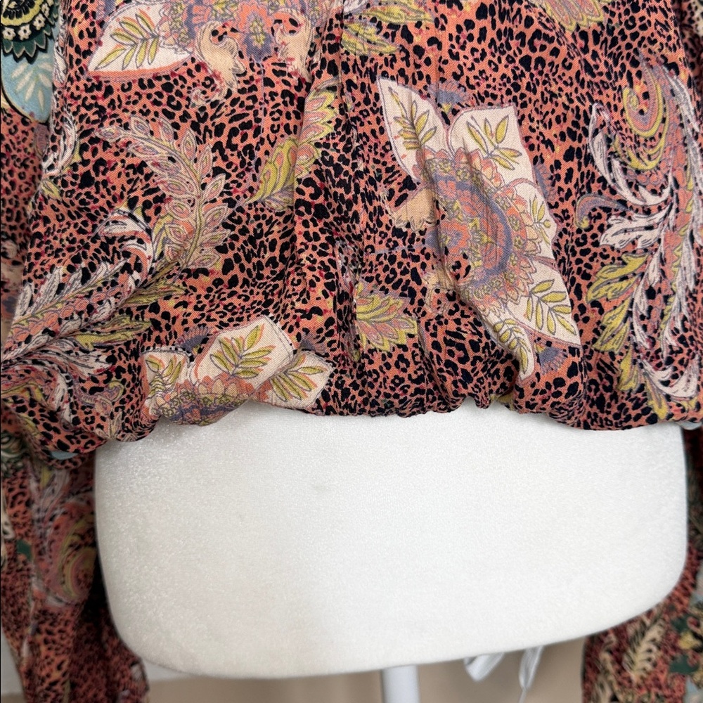 Angie Floral V-Neck Blouse - Picture 2 of 6